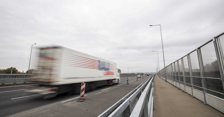 Itt a figyelmeztetés: nehéz napok várnak az autósokra az M0-s körgyűrűn