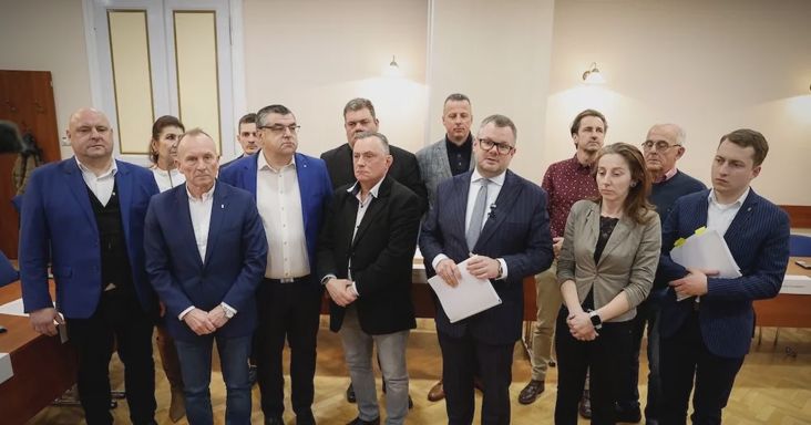 Szakad a győri Fidesz, új frakciót alakítanak a kilépő képviselők