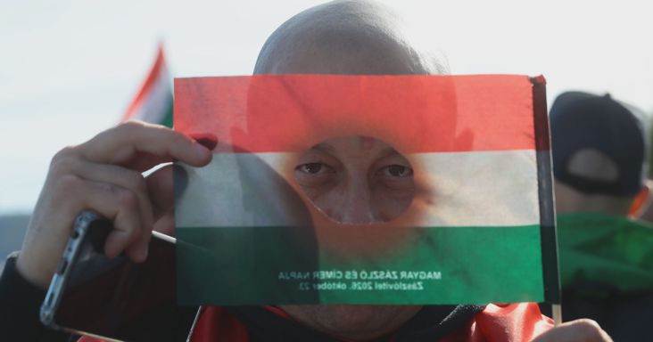 „Az ország jobbik oldala még letargiában van” – Videó a fideszes zászlómenetről