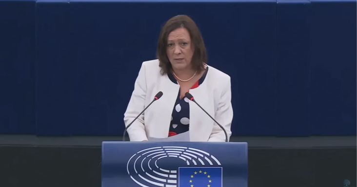Borvendég Zsuzsanna mindenkit kiosztott az EP-ben
