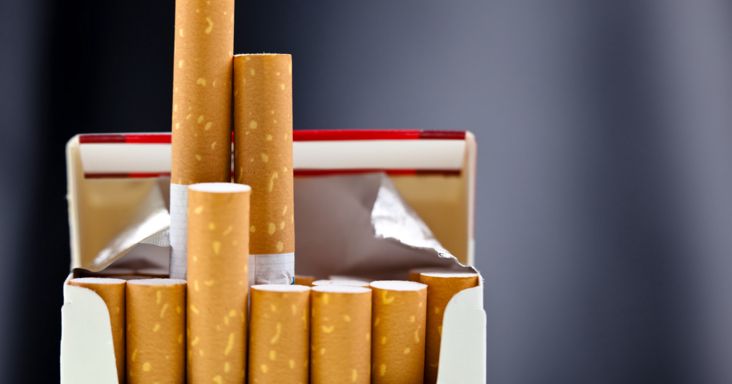 Bespájzoltak a trafikok, mégsem lesz olcsóbb a cigi: márkánként mutatjuk a novembertől várható árakat, a Marlborótól a Tereáig