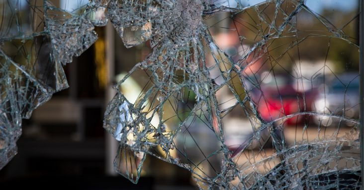 A Vintedre is begyűrűztek a francia zavargások: így lépnek fel a lopott árukkal kereskedőkkel szemben