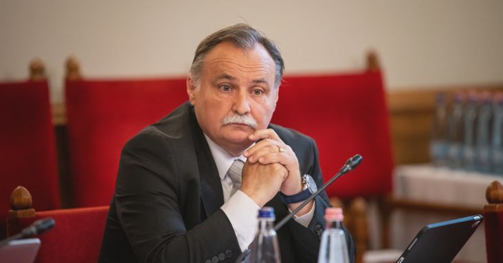 Gajdos László szerint a távozó OVF-vezetővel egyetértettek abban, hogy szemléletváltásra van szükség