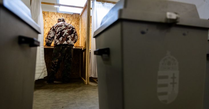 Hamis választási ajánlások miatt hallgattak ki egy képviselőjelöltet a rendőrök