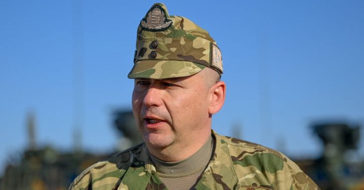 Felmentettek egy dandártábornokot, de a jogviszonya nem szűnik meg azonnal