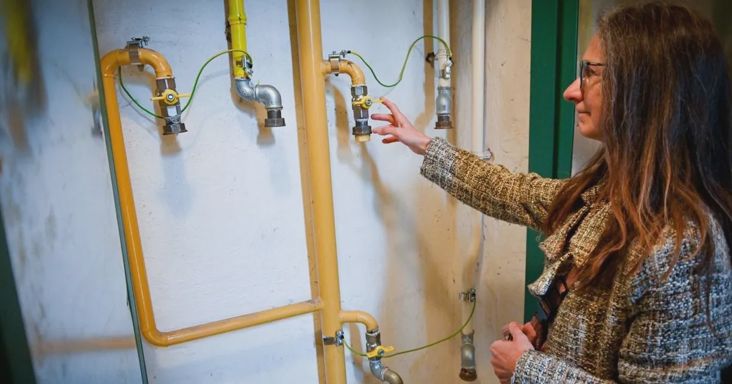 Három hónapja nincs gáz egy győri társasházban, 11 család maradt fűtés és meleg víz nélkül