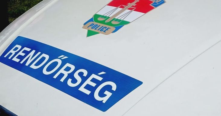 Kattant a bilincs az aranyásó kezén: huszonkét aranytömböt ásott ki egy somogyi ház udvaráról egy férfi