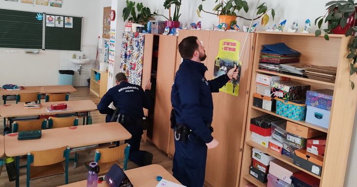 Egy elkövető áll a három bombariadó hátterében – Már terroristaként keresik a pesti bombás fenyegetőt