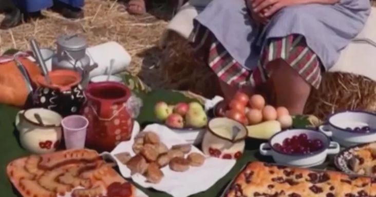 Pócs János lányának ötmilliós aratónapi támogatásáról posztolt Molnár Áron, a politikus perrel fenyegeti