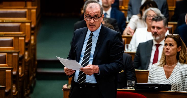 Létrejön az Országos Népegészségügyi Intézet és az Országos Gyógyszerészeti Intézet