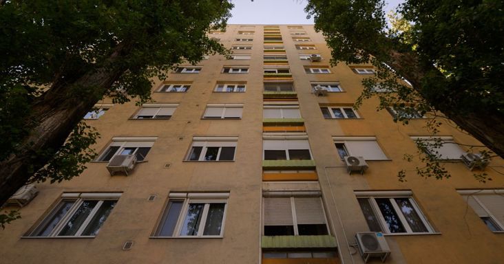 Nem mindennapi lehetőség a fiataloknak: akár két évig is ingyen lakhatnak