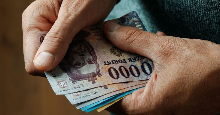 Gyorsul a béremelkedés, de a gazdaság továbbra sem tudja tartani a tempót
