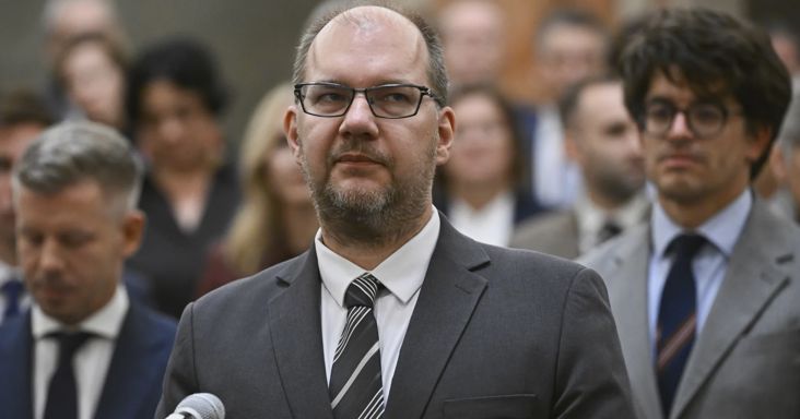 Bocsánatot kért a Klubrádiótól a Médiatanács új elnöke, hamarosan frekvenciára pályázhatnak