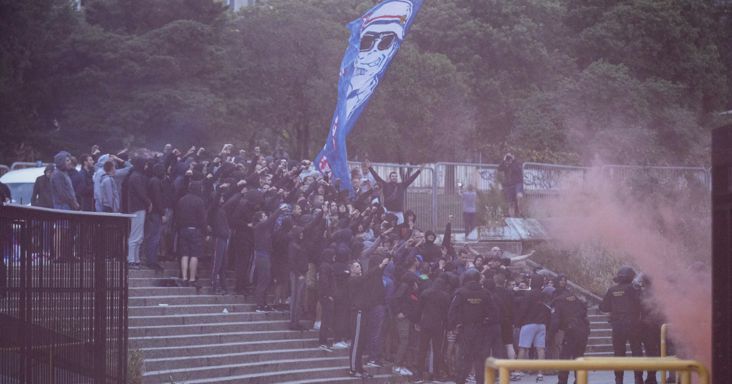Őrizetbe vették a náci rigmusokat skandáló Hajduk-szurkolókat
