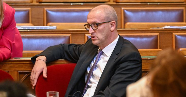 Lement a Fidesz Lakitelekre, Tarr Zoltán azonnal bejelentette a vizsgálatot: mindent átnéznek Lezsák Sándor népfőiskoláján