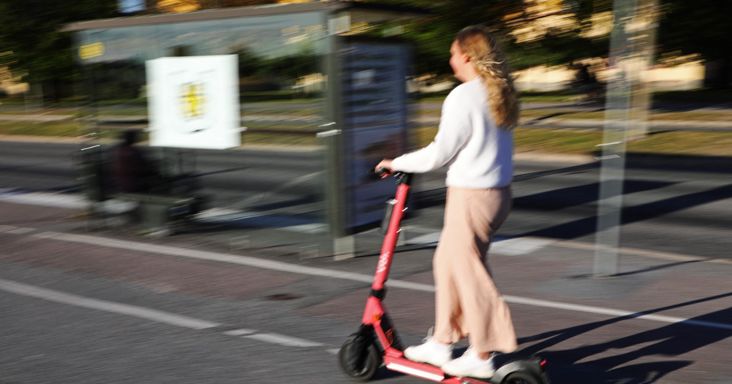 Bizonyos kor alatt megtiltanák az elektromos rollerek használatát Vitézy Dávidék