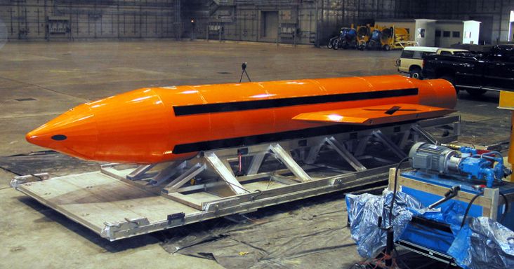 Pusztító csapásra készül Donald Trump, bevetheti „minden bombák anyját”