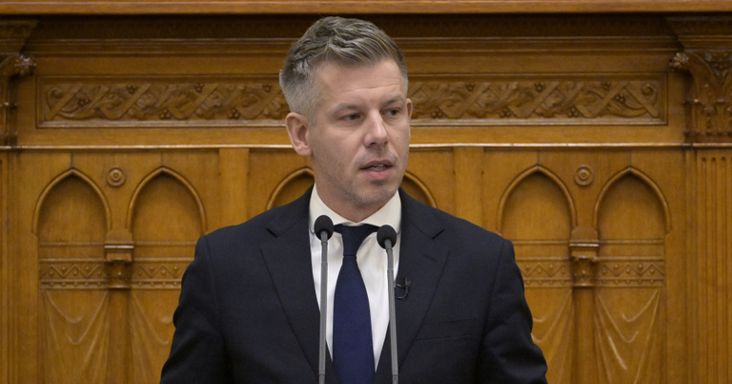 Nagy Attila Tibor: Magyar Péter eddig szórakoztatta a népet, most pénzt oszt, de nem eleget
