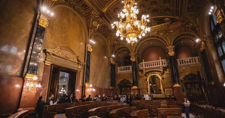 Orbán Viktor titkársága szerint minden magyar büszke lehet a felújított Igazságügyi Palotára és a Nemzet Főterére