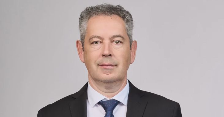 Újabb lemondás: alig öt hónap után távozott a tiszás bizottsági elnök