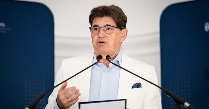 Parragh László nekiment utódjának: „Egy buta senkiházi társaság uralta el a kamarát”