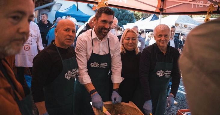 Szlovákok ezreit csábította az illat a városba – a csabai kolbász története is itt kezdődött