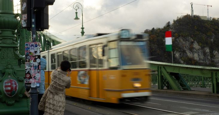 Nosztalgiavillamoson „kóstolhatunk bele” a forradalmi napokba október 23-án