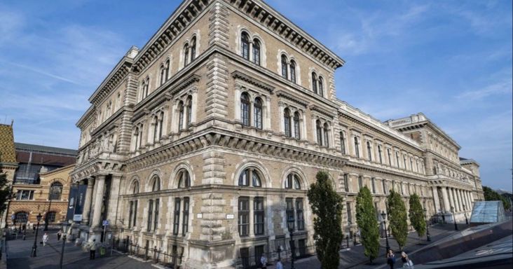 Újabb milliárdok érkeznek Magyarországra az unióból, a diákok is örülhetnek