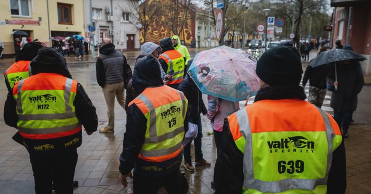 Sarka Kata férje kiszállt a Valtonból