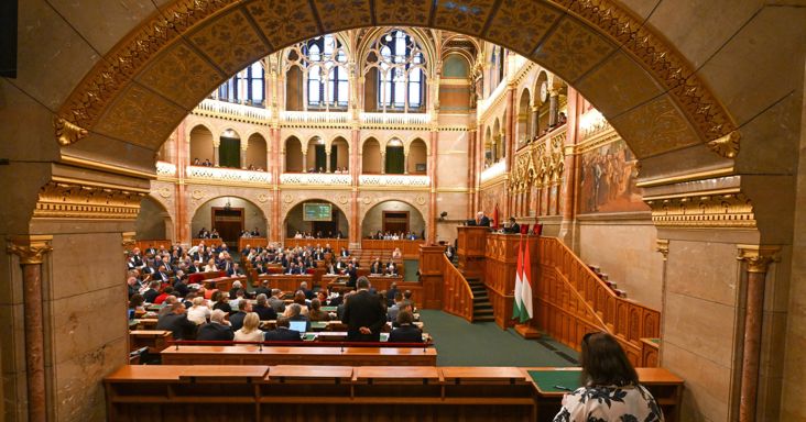NVVH, Bászna-ügy, médiatanács, ügynökakták – szavazásdömping az Országházban