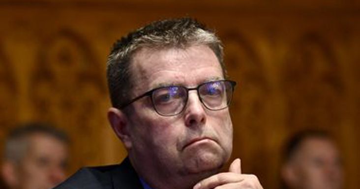 Toroczkai beidézi a tábornokot, aki a politikai nyomásra figyelmeztette Fürcht Pál volt főügyészt