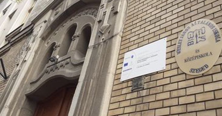Döntött a bíróság, újranyithat Iványi Gáborék szegedi iskolája