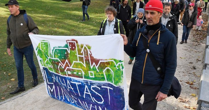 Lakásmenetet tartottak Budapesten, követeléseket is megfogalmaztak