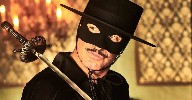 Ilyen Zorrót még nem látott a világ! Az álarcos kalandhős leginkább a korával és a túlsúlyával harcol
