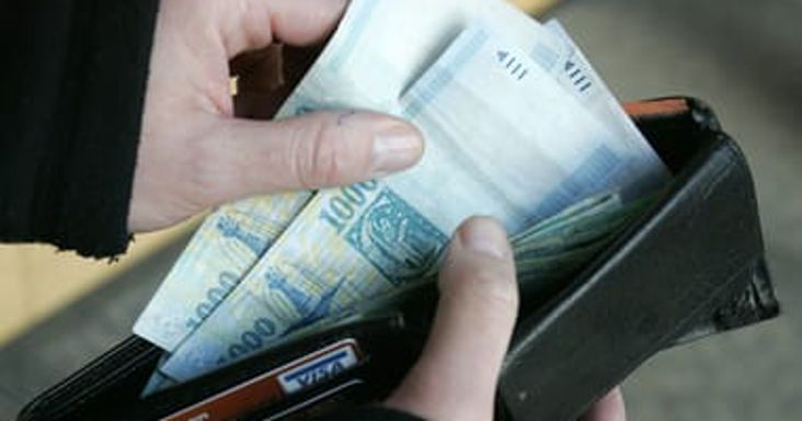 Fizetések: sokan, de a korábbinál jóval kevesebben vannak mínuszban
