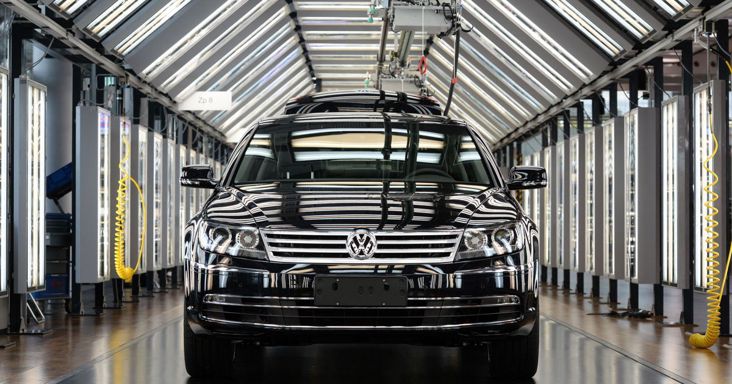 Stratégiaváltással mentené a menthetőt a Volkswagen: több pofon után most már tényleg meghódítaná az egyik legfontosabb piacot – ez állhat az útjába