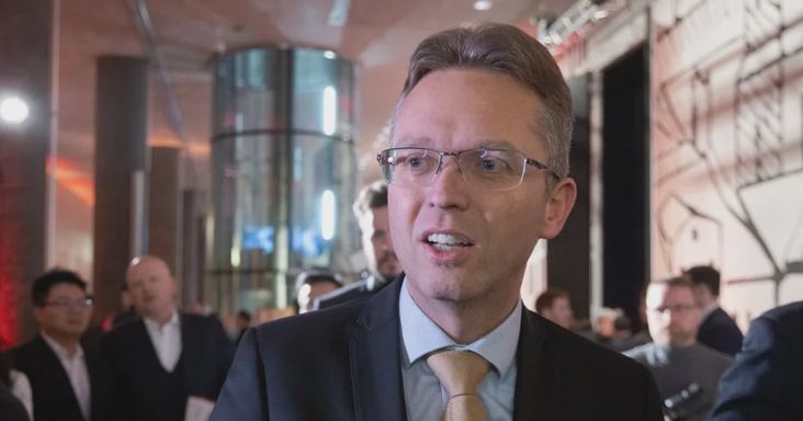 Meghosszabbították Hankó Balázs és Varga-Bajusz Veronika letartóztatását