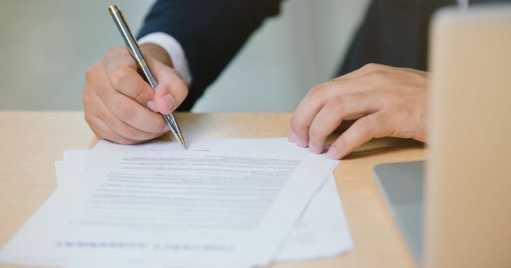 Hátrafele mutogat a magyarországi óriásvállalat: 20 milliárdra rúg a kifizetetlen tartozás, 16 ezer munkavállaló sorsa a tét – kiderült, felajánlják-e az államnak