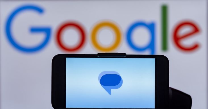 Vége a vakon navigálásnak: szatellitképpel és valós idejű forgalmi adatokkal újít be a Google Messages