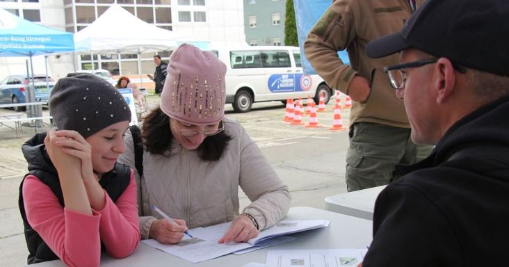 Fő a biztonság és a közös élmény: idén családtagként is lehet versenyezni a KRESZ-teszten!