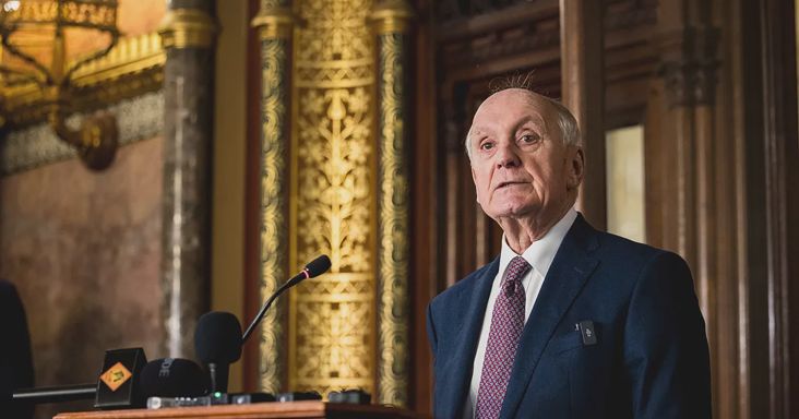 Baka András figyelmeztetett: komoly veszélyeket is hozhat a mesterséges intelligencia