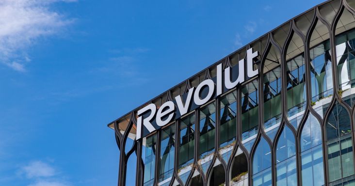 Őrjöngenek a Revolut ügyfelei, sokan végleg szakítanának a bankkal – Senki sem fér hozzá a pénzéhez, volt, akinél tankolás közben ment el a szolgáltatás