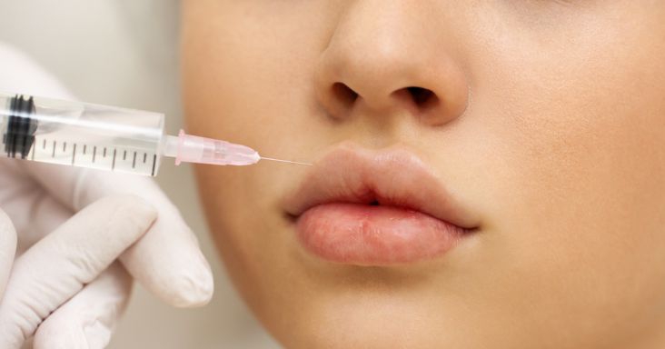 Kuruzslás miatt emeltek vádat egy dunakeszi kozmetikus ellen