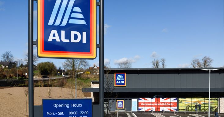 Tömegével keresi a dolgozókat az Aldi ezekre a helyekre: 6-7 ezer forintos órabért fizetnek, havi 1 millió is simán összejöhet
