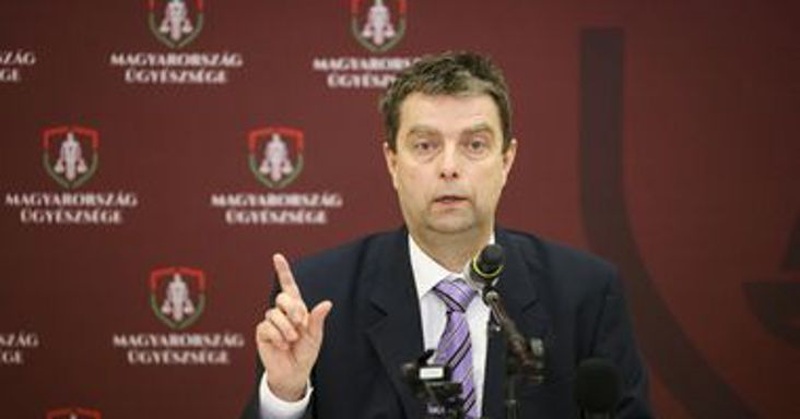 A lemondott főügyész érdeke egybevág Magyar Péterével: bizonyítani, hogy Orbánék politikai nyomást gyakoroltak az ügyészségre