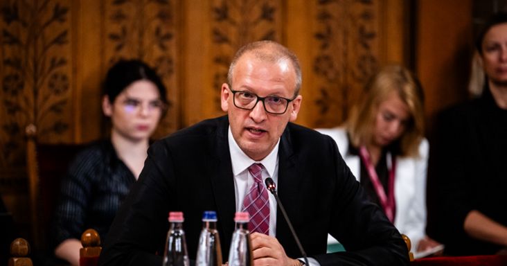 Közpénzből népszerűsíthették a Fideszt egy alapítvány kiadványai, feljelentést tett Tarr Zoltán minisztériuma