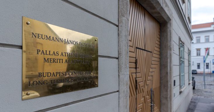 Luxusvillák, magántőkealapok, bankrészvények: így épült fel Matolcsy Ádám százmilliárdos birodalma