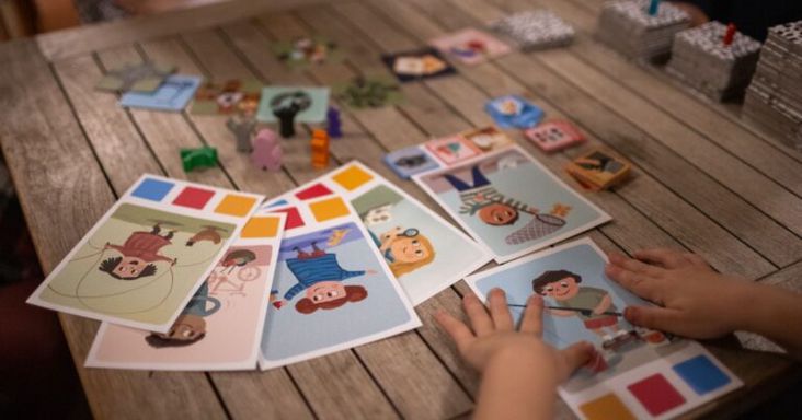 Megijedtek a fideszesek egy társasjátéktól, ami azt üzeni a gyerekeknek, hogy merjenek hinni az álmaikban