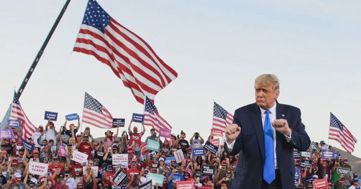 Dobozi István: Donald Trump a félidős választások után – Gyengébb otthon, keményebb külföldön?