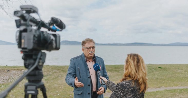 Letartóztatásban marad Fonyód korábbi fideszes polgármester a gyanús számlák ügyében